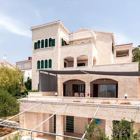 Amazing In Okrug Donji *